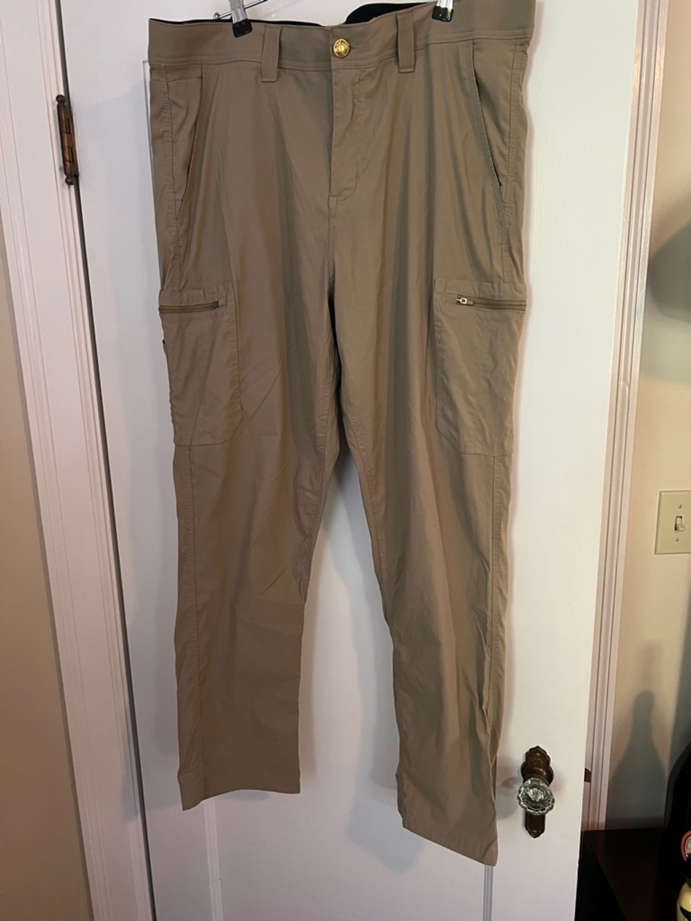 Wrangler Tan Cargo Pants with Utility Pockets 40x32